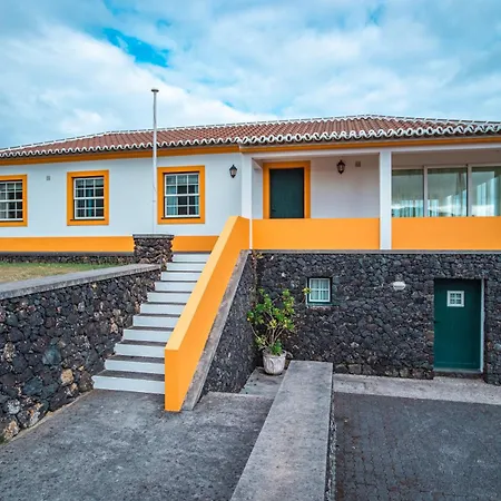 Casa Da Vinha * Biscoitos (Terceira)